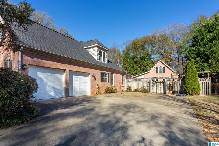 Property Photo: 3 Old Ivy Place AL 36207