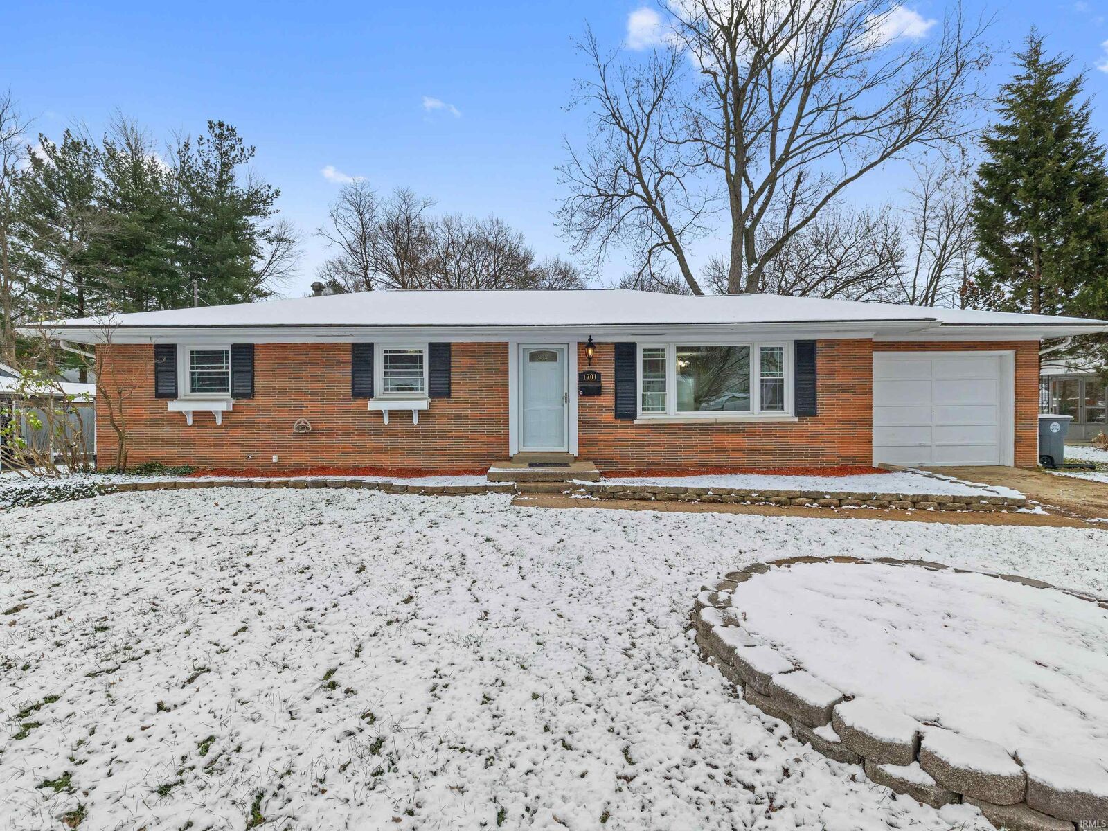 Property Photo:  1701 N Thomas Avenue  IN 47711 