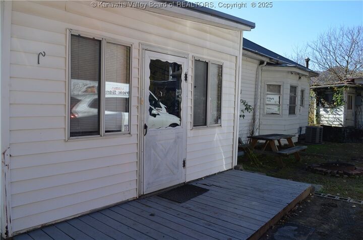 Property Photo:  301 W 4th Street  WV 25661 