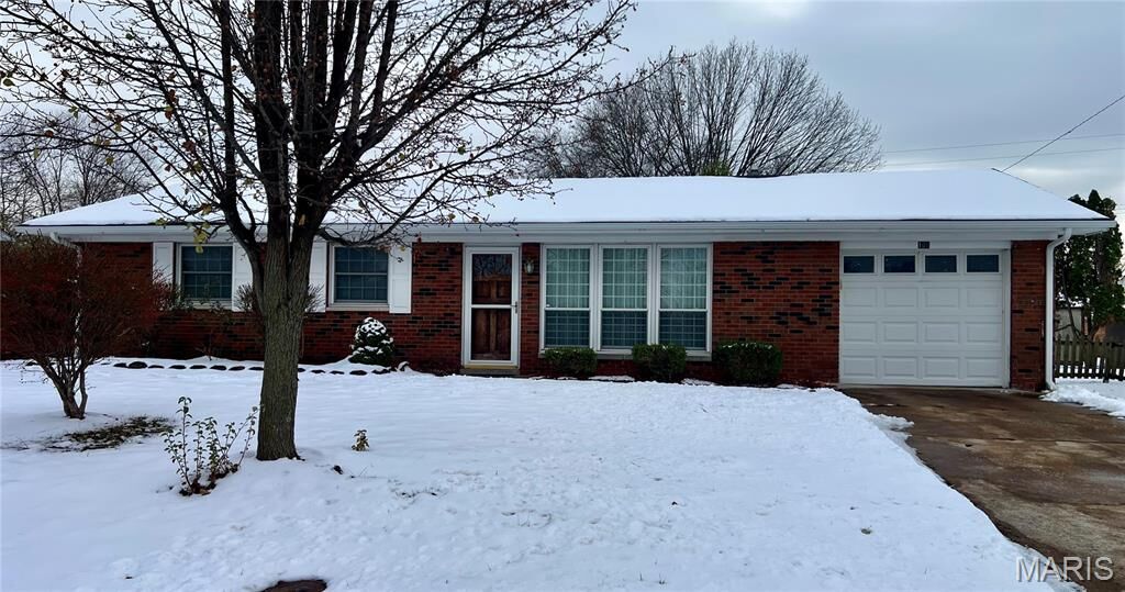 Property Photo: 108 Meckfessel Drive IL 62208