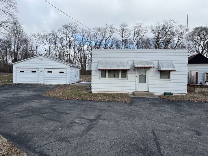 Property Photo:  1641 Jericho Road  IL 60506 