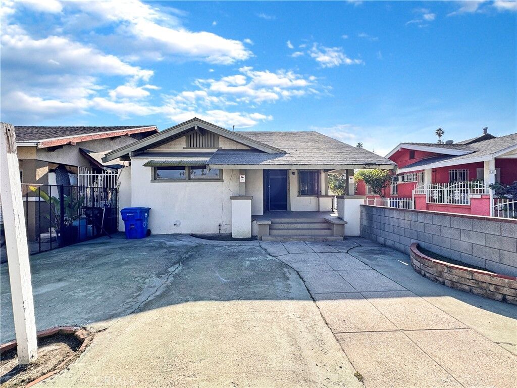 Property Photo:  614 W 60th Street  CA 90044 