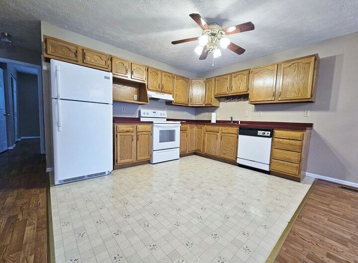 Property Photo: 305 Austin Street WV 24740