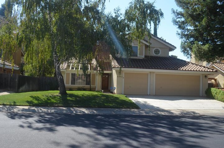 Property Photo: 8392 Red Fox Way CA 95758