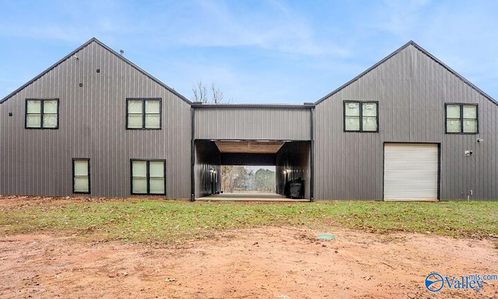 Property Photo: 4536 Danville Road SW AL 35603