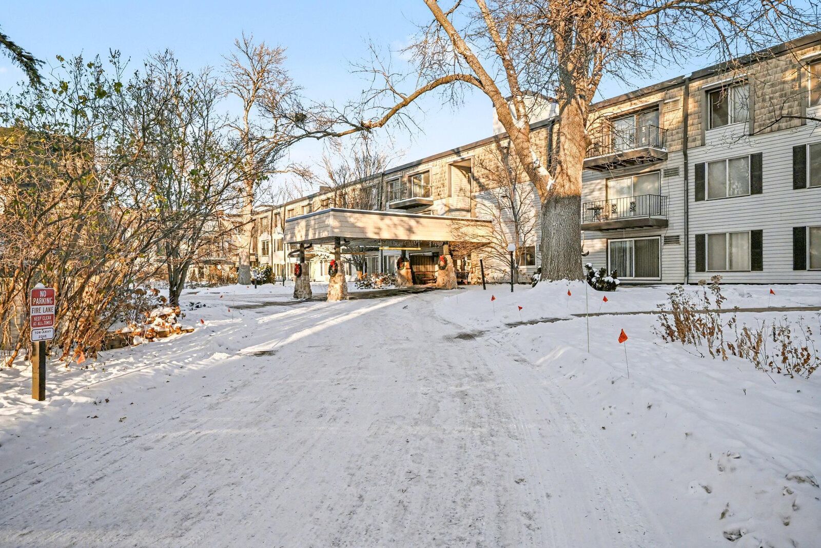 Property Photo:  183 Little Canada Road E 302  MN 55117 