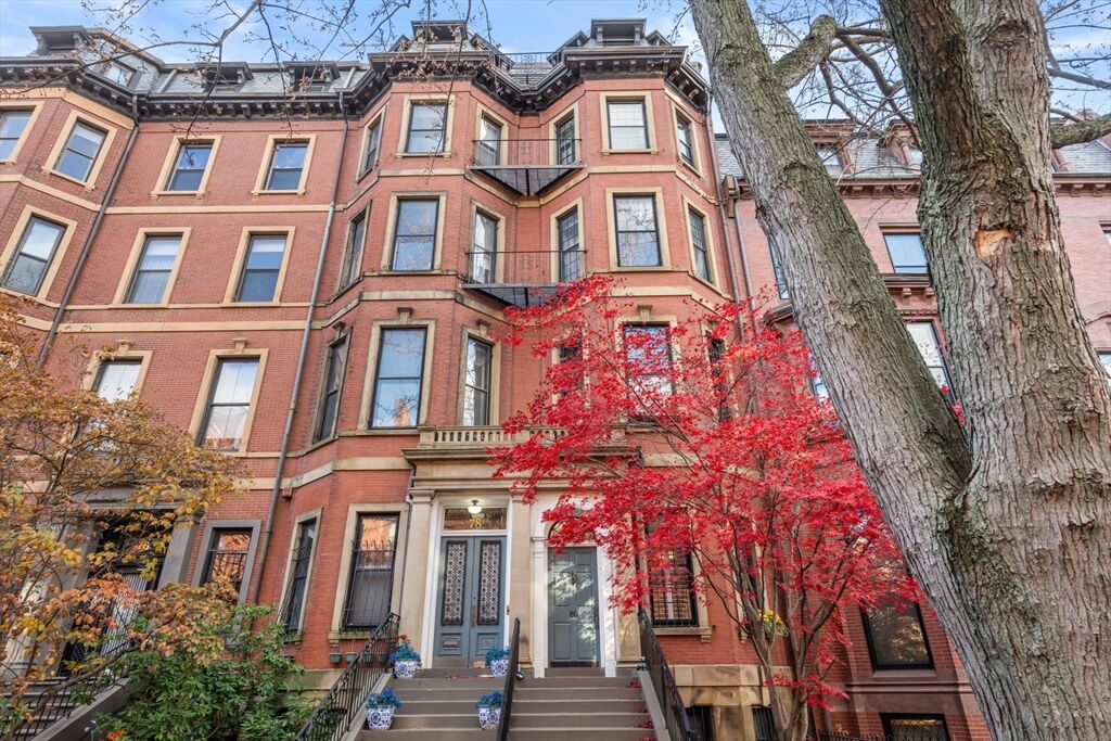 Property Photo:  80 Marlborough Street 2  MA 02116 