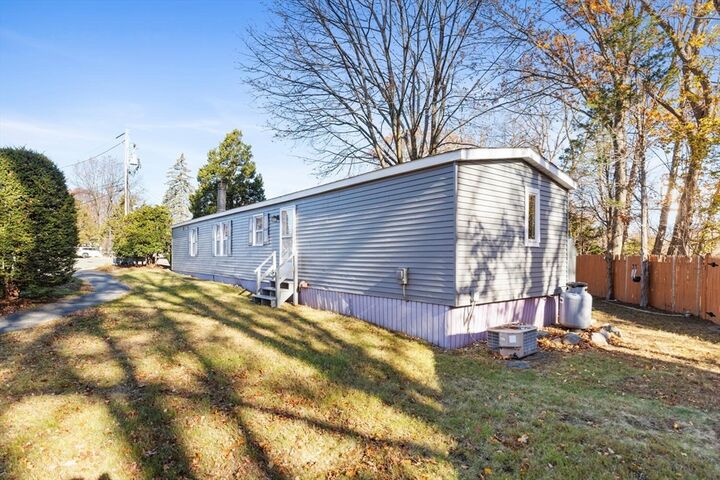 Property Photo:  251 Newbury Street 23  MA 01960 