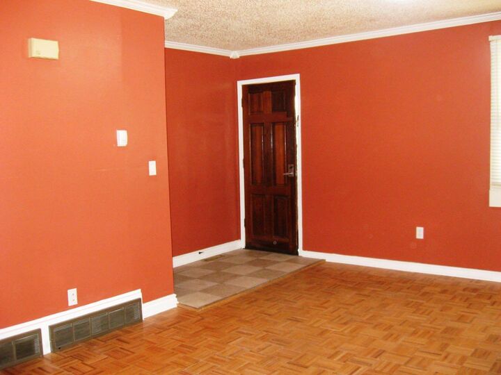 Property Photo:  5707 57 Avenue  AB T4N 4S2 