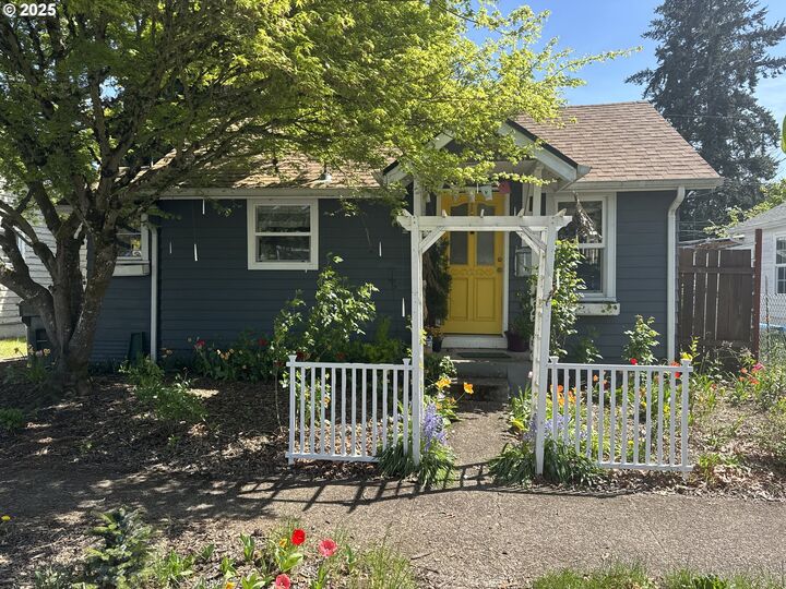 1018 7th St NW  Salem OR 97304 photo