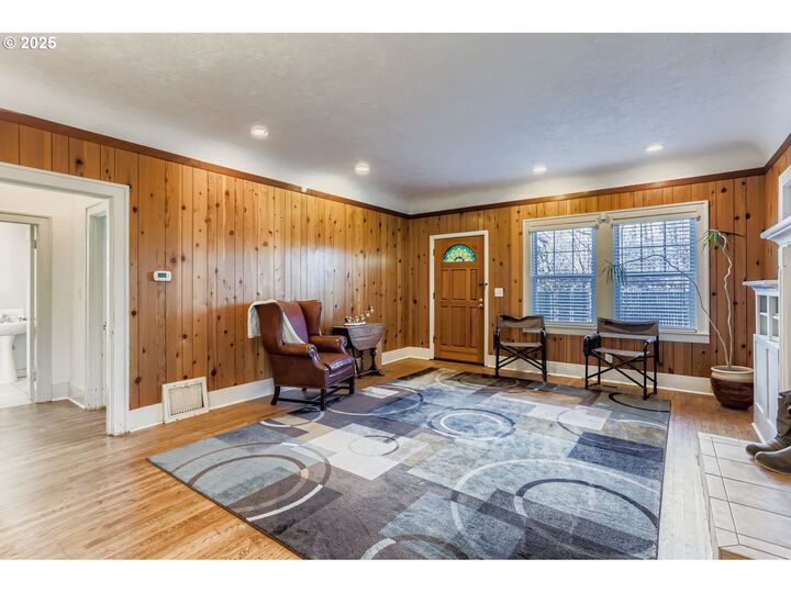 Property Photo: 9310 SE Linwood Ave OR 97222