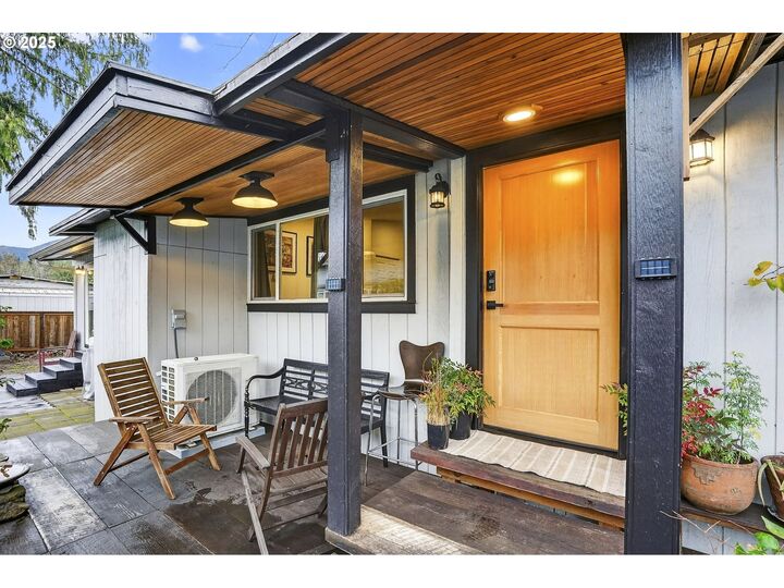 Property Photo: 25297 E Welches Rd 45 OR 97067