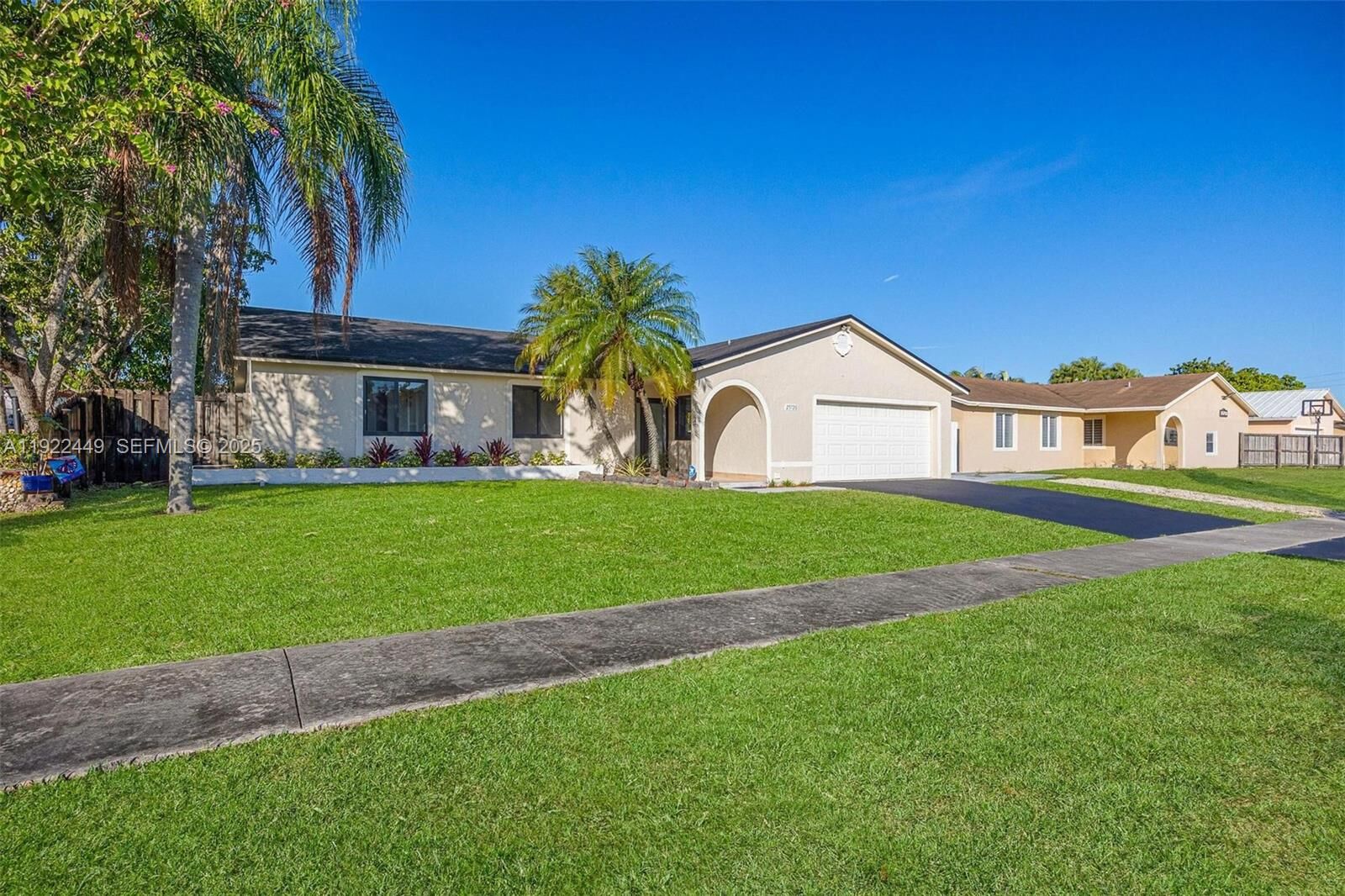 Property Photo: 25720 SW 133rd Ave FL 33032