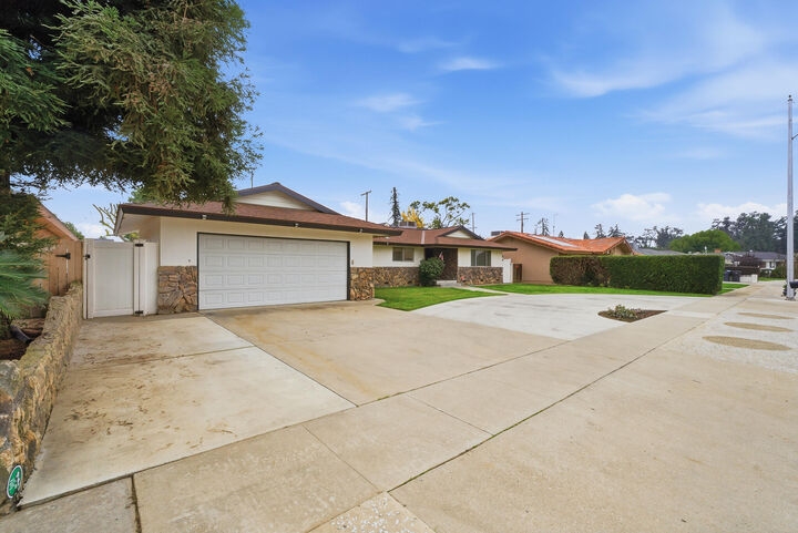 Property Photo: 273 E Gannon Drive CA 93274