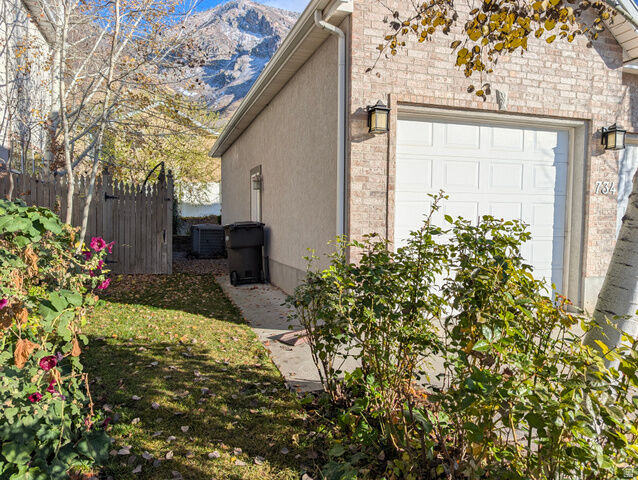 Property Photo: 734 N Hillsdale Ln UT 84606