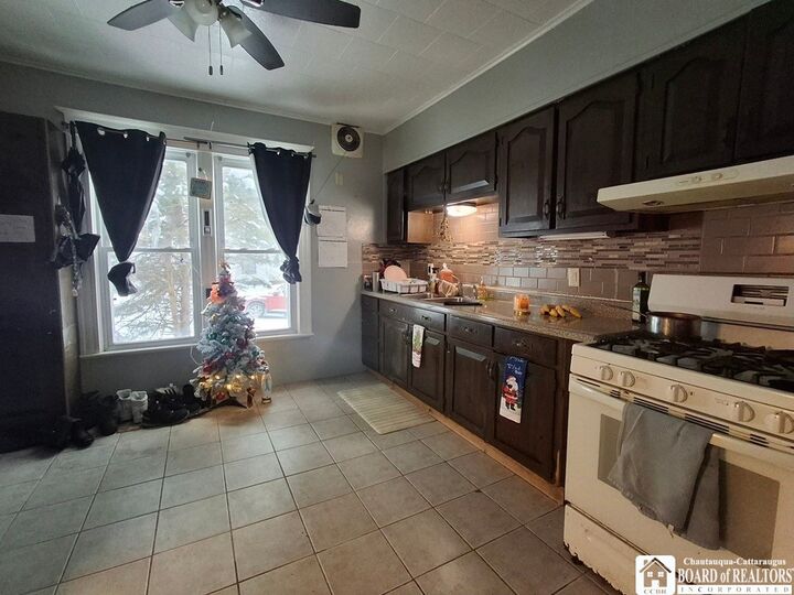 Property Photo: 900 Prendergast Avenue NY 14701