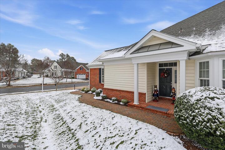 Property Photo: 4868 Palmers Ridge Court VA 20169