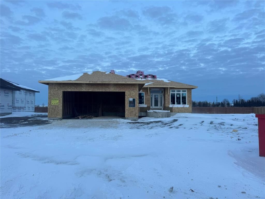 Property Photo:  5 Thompson Court  MB R0G 1N0 