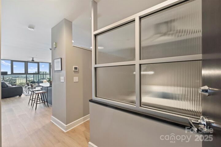 Property Photo: 333 W Trade Street 1903 NC 28202