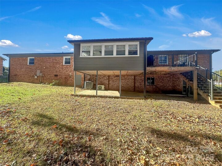 Property Photo:  812 Hill Street  NC 28152 