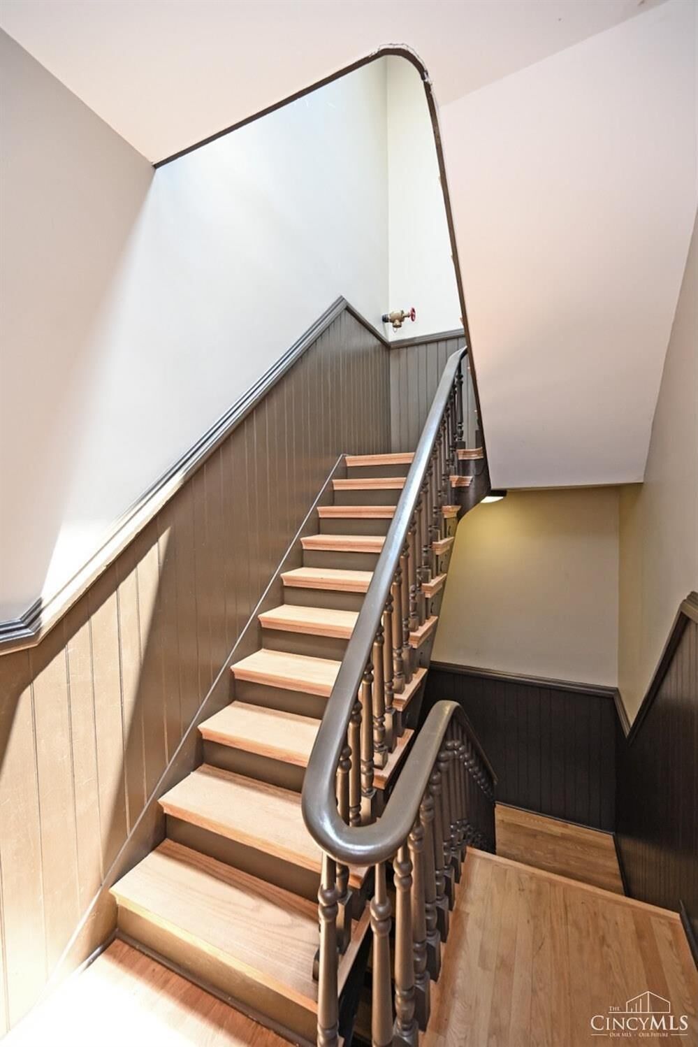 Property Photo:  27 Mercer St  OH 45202 