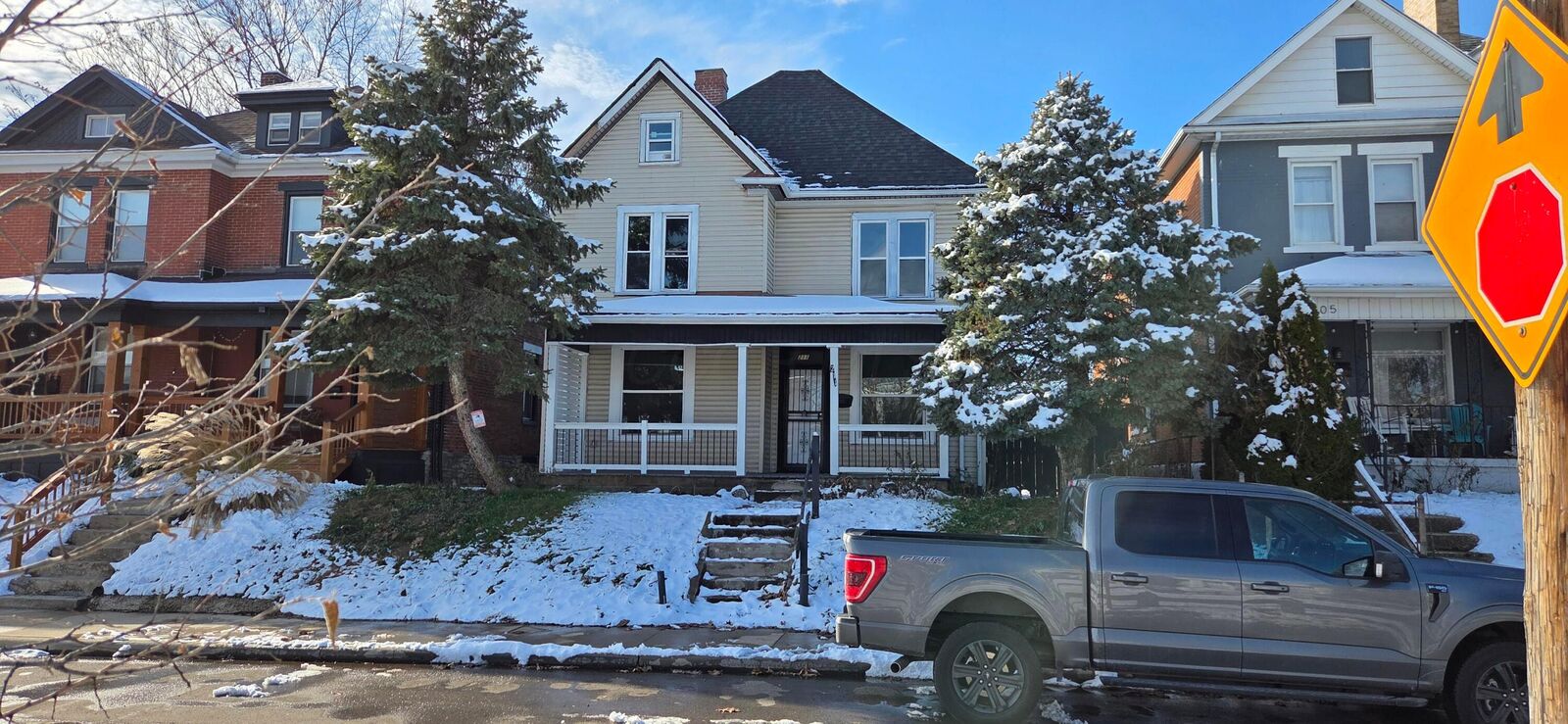 Property Photo:  211 Dakota Avenue  OH 43223 