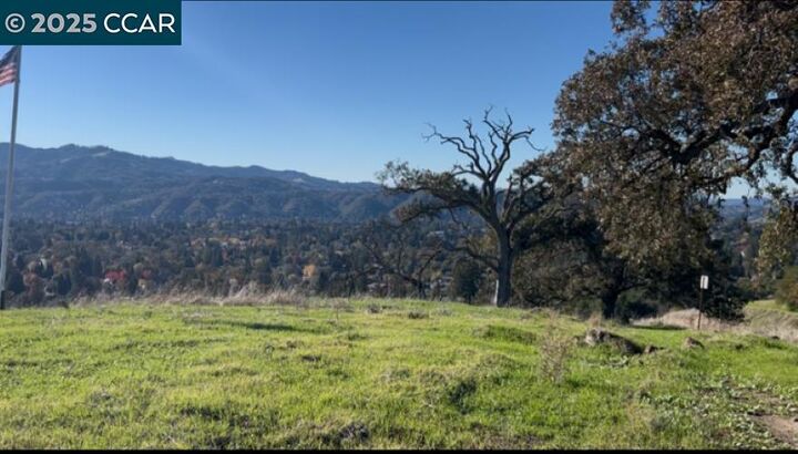 Property Photo: 2378 Heritage Oaks Dr CA 94507