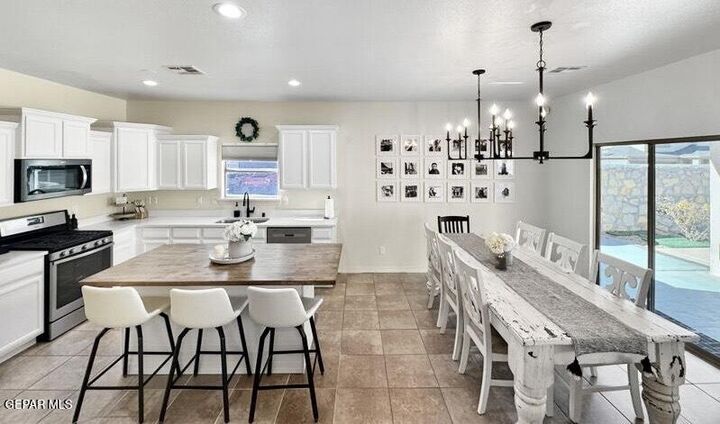 Property Photo: 14301 S South Cave Avenue TX 79938