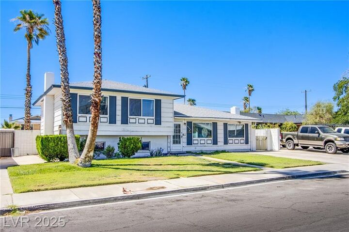 Property Photo: 6225 Arlington Avenue NV 89107