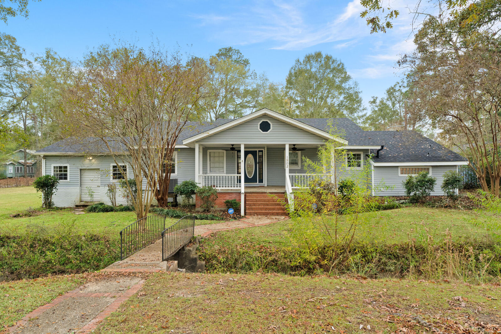 Property Photo: 1902 Camp St. MS 39401