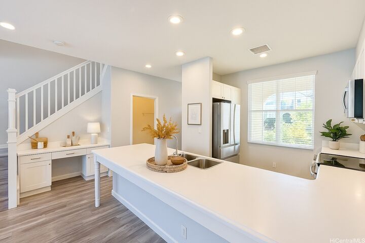 Property Photo:  91-2220 Kaiwawalo Street 11-1105  HI 96706 