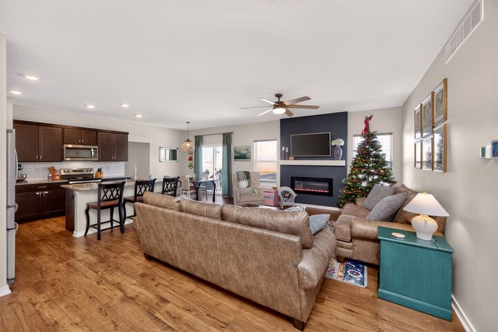 Property Photo: 2113 NW Linwood Court IA 50023