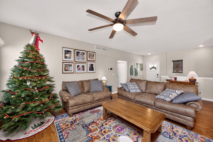 Property Photo: 2113 NW Linwood Court IA 50023