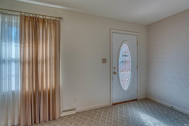 Property Photo:  821 E Lincoln Avenue  IN 47620 