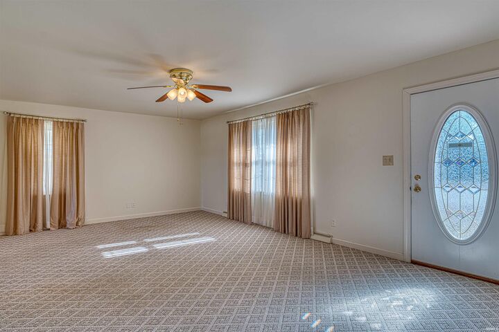 Property Photo: 821 E Lincoln Avenue IN 47620