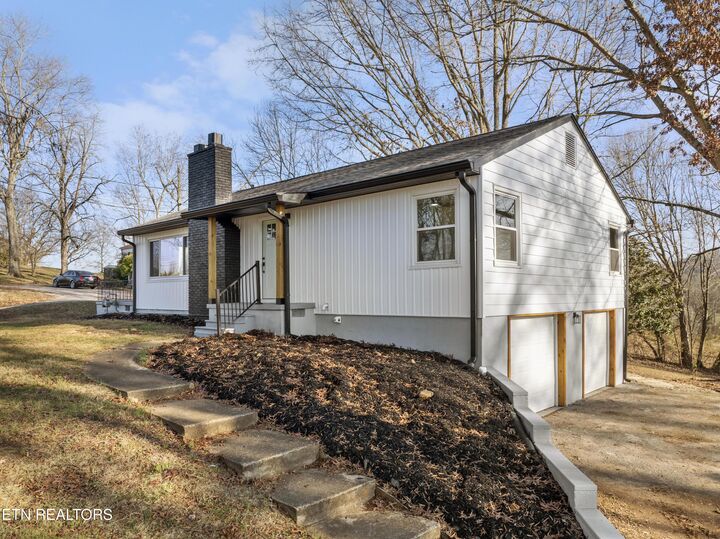 Property Photo: 704 W Emory Rd TN 37849