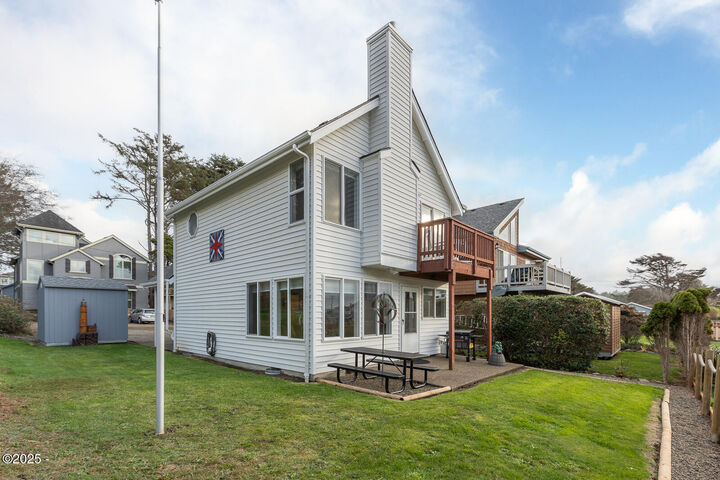 Property Photo:  3461 NW Lee Avenue  OR 97367 