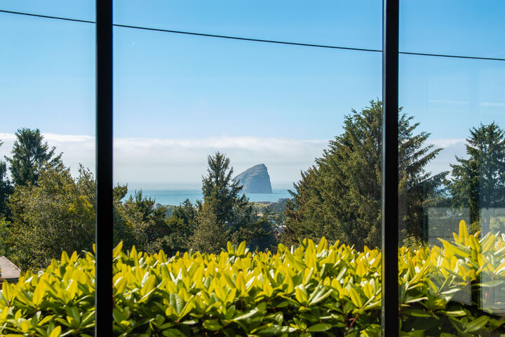 Property Photo:  35565 Lower Loop Rd  OR 97135 