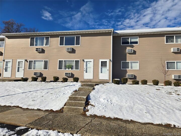 9 Fishkill Glen Drive F  Fishkill NY 12524 photo