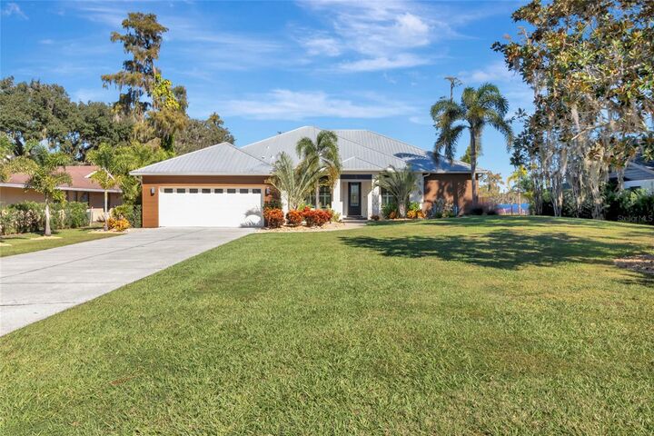 Property Photo: 10303 Thompson Place FL 34711