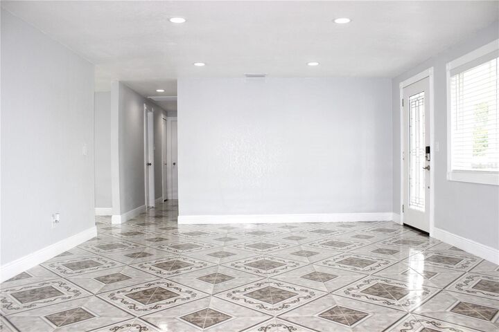 Property Photo:  8236 Donaldson Drive  FL 33615 