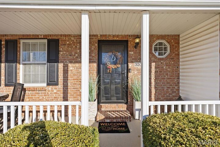 Property Photo:  320 Dewitt Court  IL 62269 