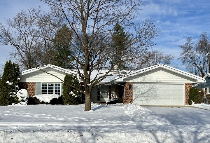 920 Eden Drive  Schaumburg IL 60195 photo