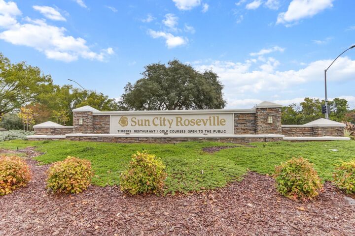 Property Photo: 5297 Angelrock Loop CA 95747