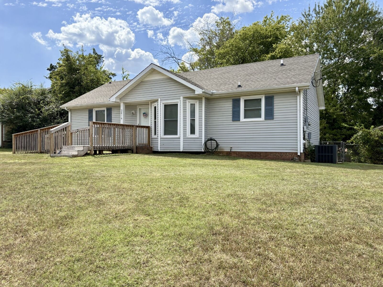 Property Photo:  2816 Summertree Ln  TN 37040 