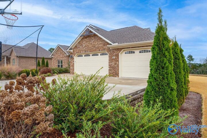 Property Photo: 507 Highland Avenue AL 35769