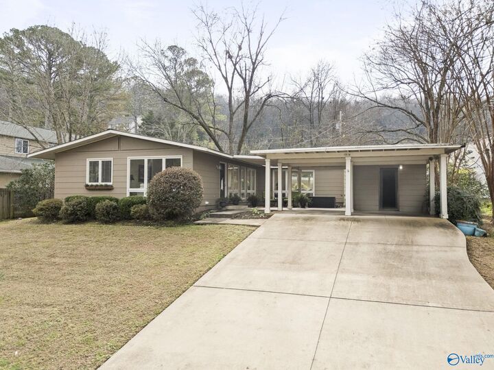 Property Photo: 1914 Colice Road AL 35801