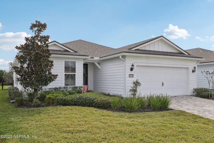 Property Photo: 11136 Town View Court FL 32256