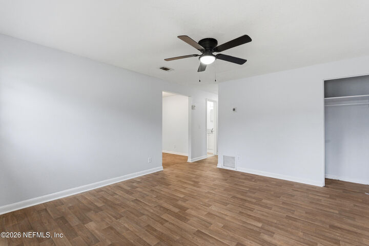 Property Photo: 4663 Roanoke Boulevard FL 32208