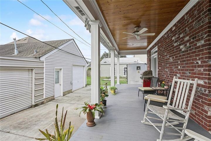 Property Photo:  205 W Maple Ridge Drive  LA 70001 